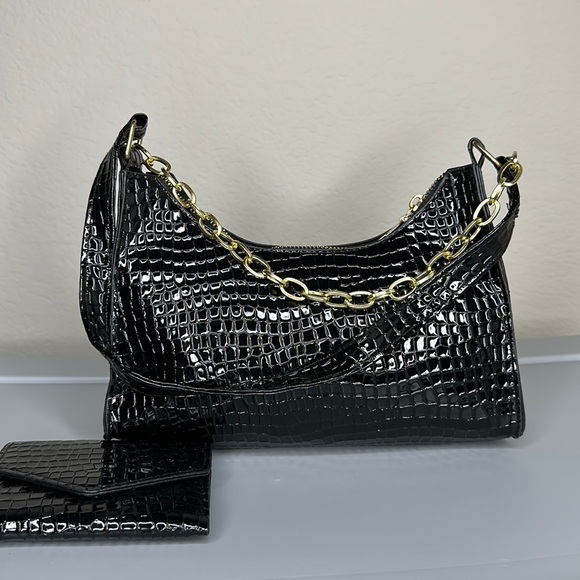 Faux Crocodile Print Handbag w/ wallet - Picture 3 of 6